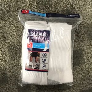 Men’s Gildan Crew socks-6 pair